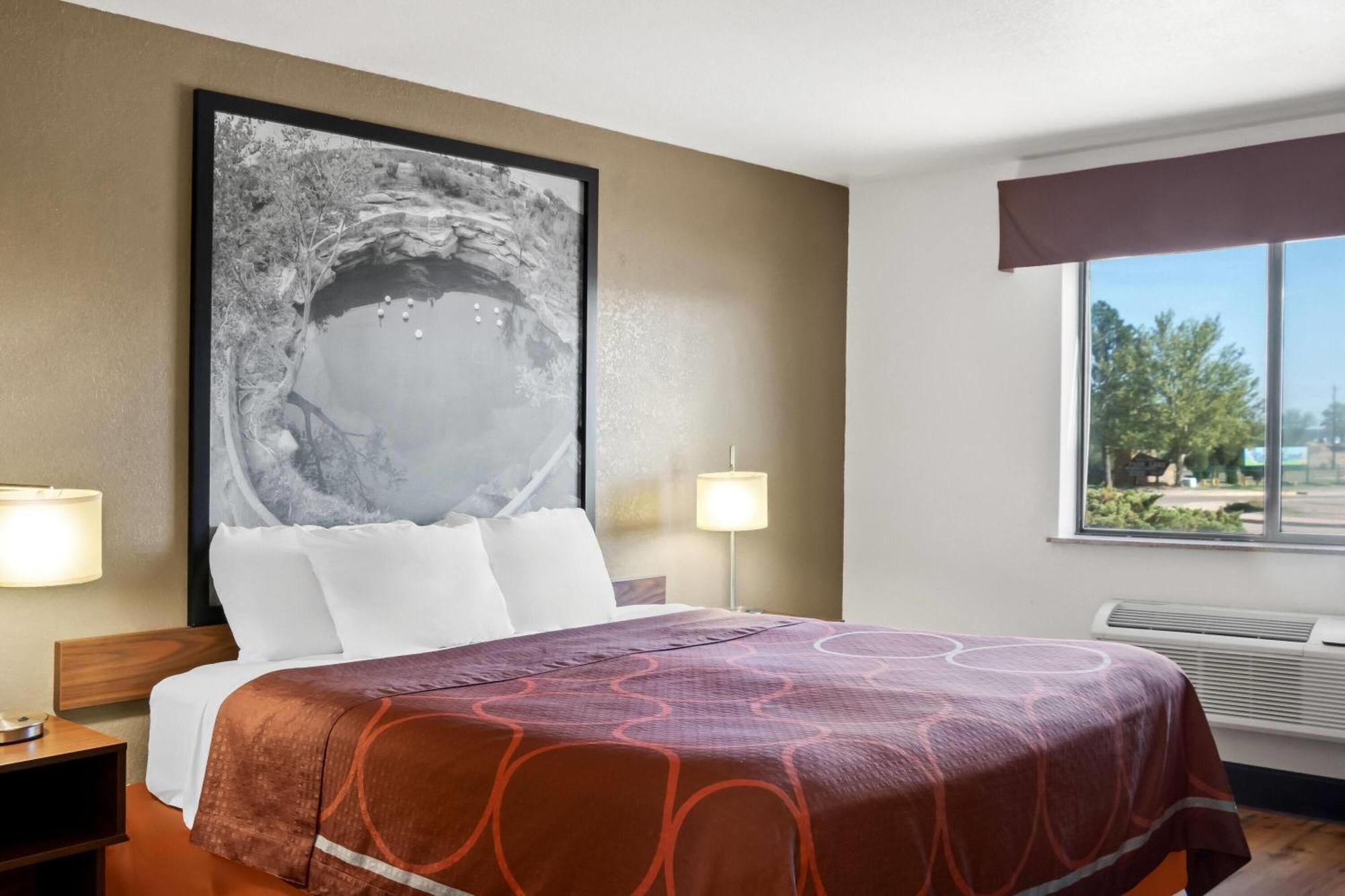 Super 8 By Wyndham Santa Rosa Hotel Екстериор снимка