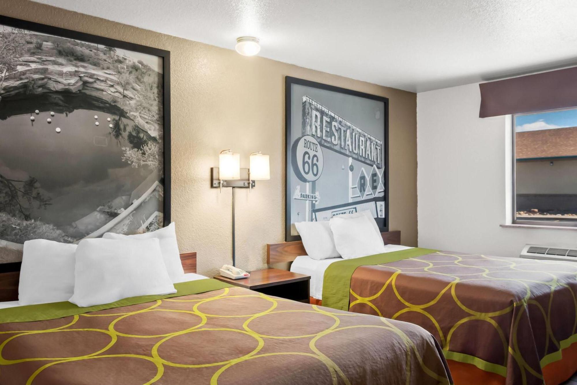Super 8 By Wyndham Santa Rosa Hotel Екстериор снимка