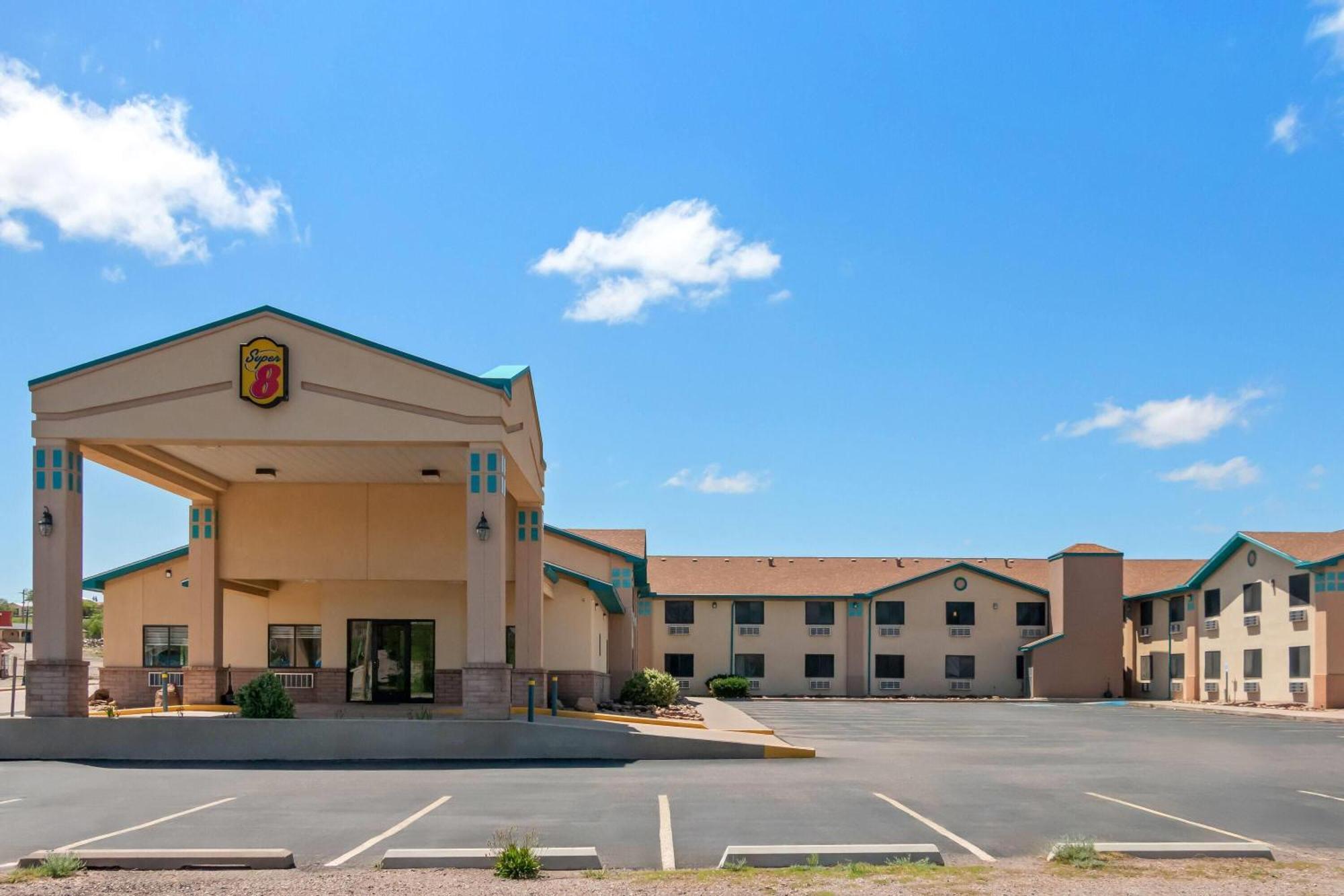 Super 8 By Wyndham Santa Rosa Hotel Екстериор снимка