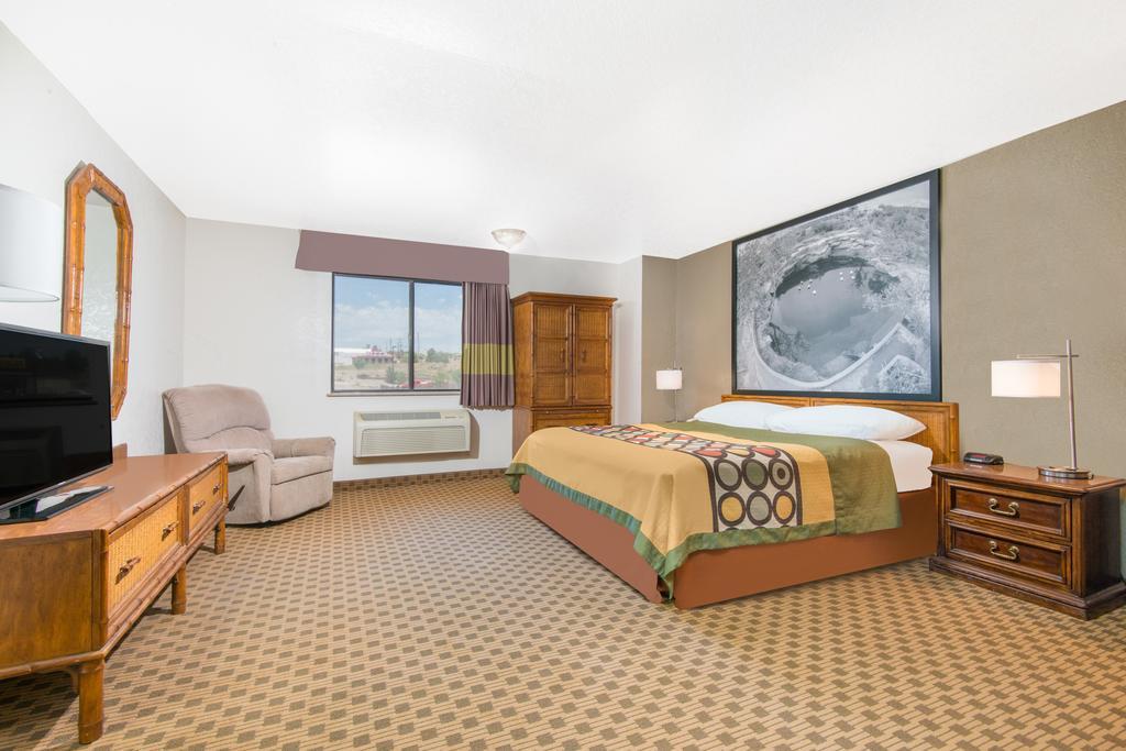 Super 8 By Wyndham Santa Rosa Hotel Екстериор снимка